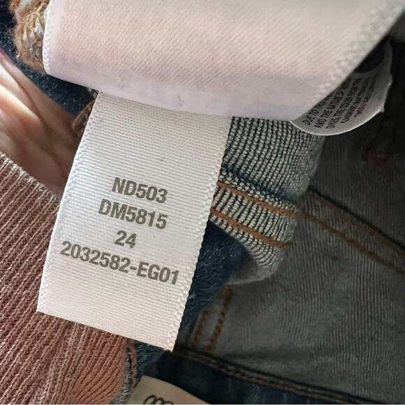 Madewell The Perfect Vintage Crop Jean in Gooding Wash: Knee-Rip Edition - Picture 10 of 10